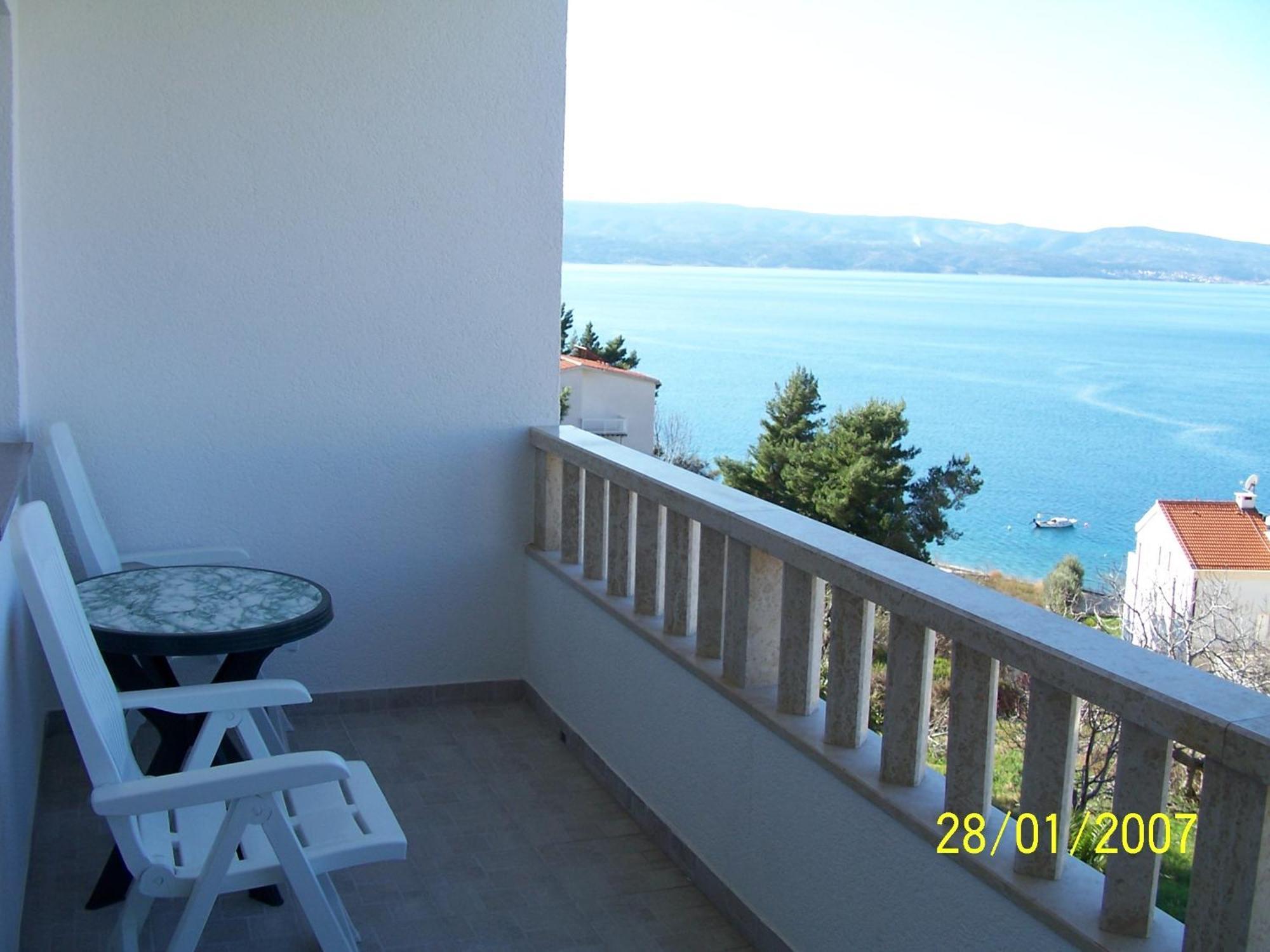 Apartments Perdijic Nemira Omis Exterior photo